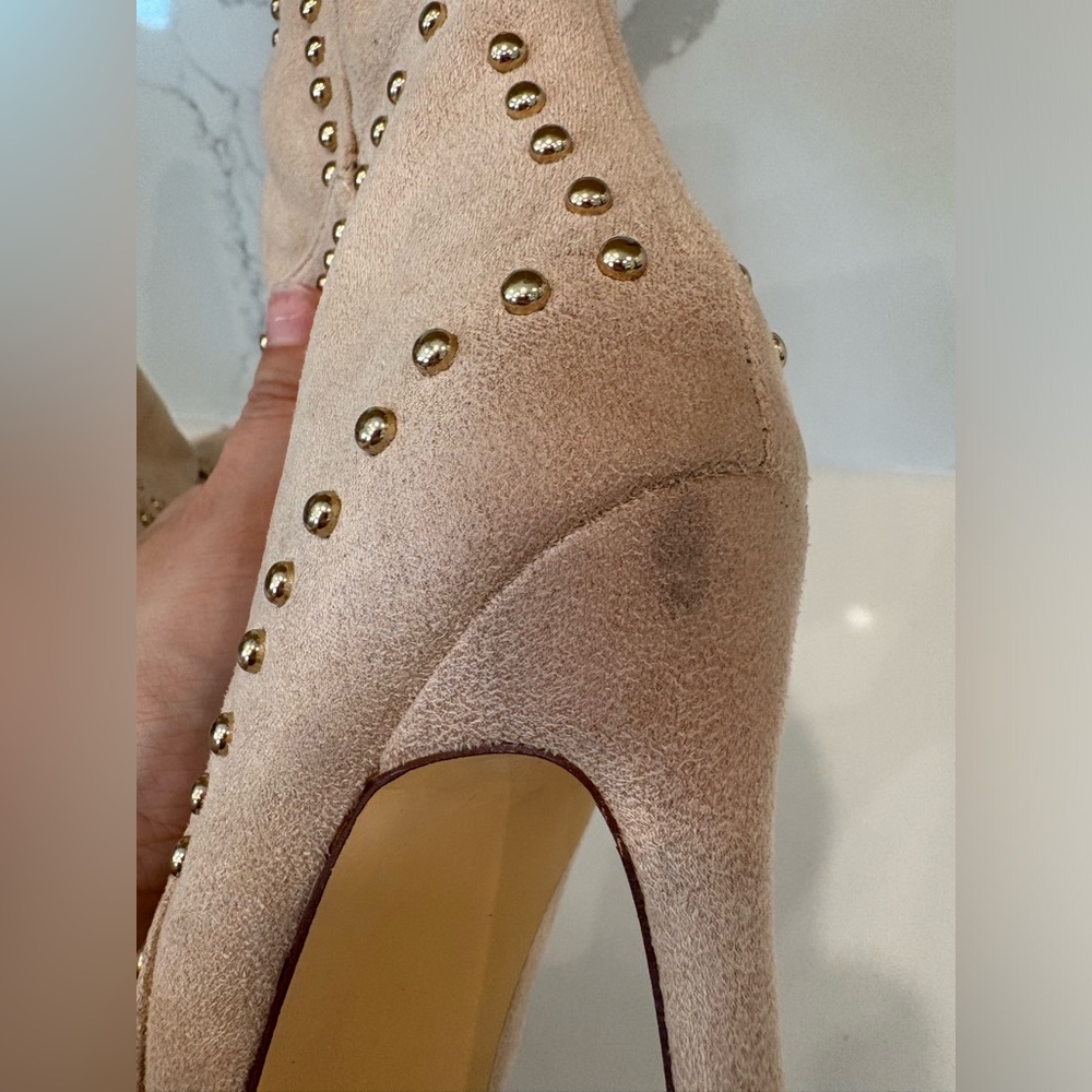 Olivia Ferguson Nude Suede Studded Boots - Picture 4 of 9